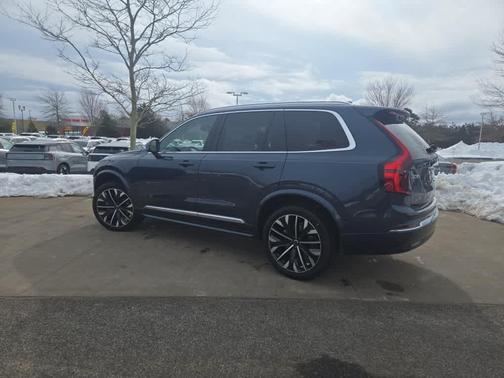 2026 Volvo XC90 B6 Plus 6-Seater