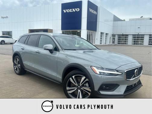 Metallic 2024 Volvo V60 Cross Country B5 Plus