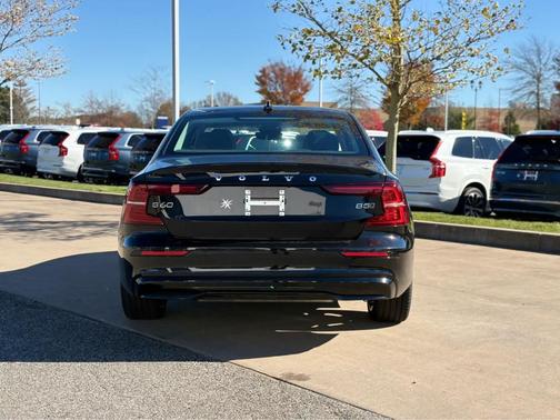 2025 Volvo S60 B5 Plus