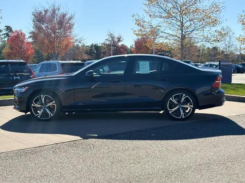 2025 Volvo S60 B5 Plus