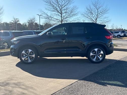 2026 Volvo XC40 B5 Plus