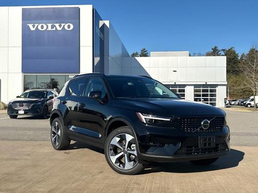 2026 Volvo XC40 B5 Plus