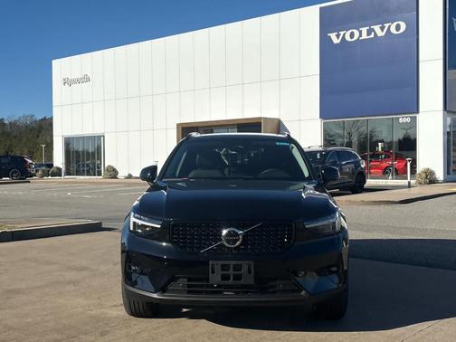 2026 Volvo XC40 B5 Plus