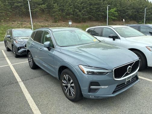 Thunder Gray Metallic 2023 Volvo XC60 B5 Core