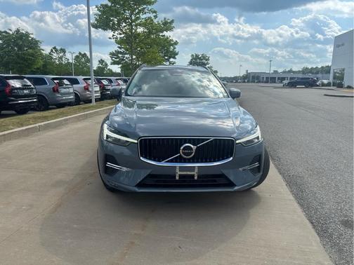 Thunder Gray Metallic 2023 Volvo XC60 B5 Core