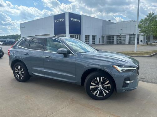 Thunder Gray Metallic 2023 Volvo XC60 B5 Core