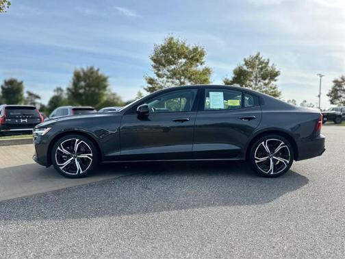 2025 Volvo S60 B5 Core