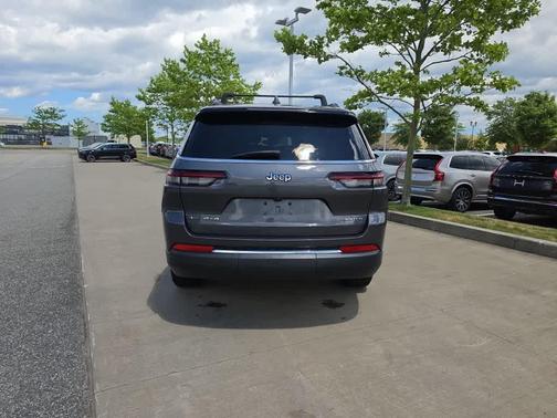 Metallic 2021 Jeep Grand Cherokee L Limited