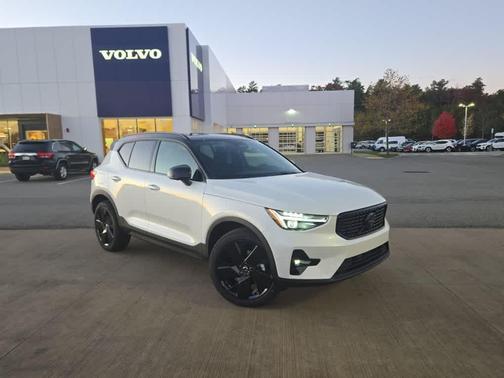 2026 Volvo XC40 B5 Ultra Black Edition