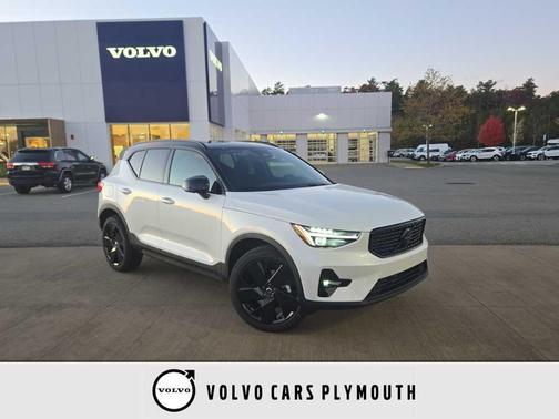 2026 Volvo XC40 B5 Ultra Black Edition
