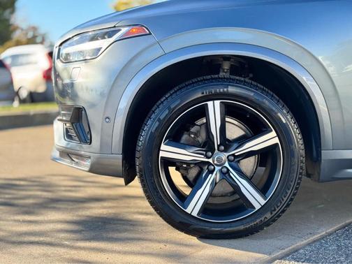 2019 Volvo XC90 T6 R-Design