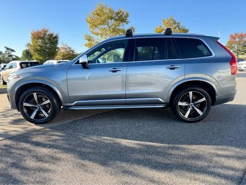 2019 Volvo XC90 T6 R-Design