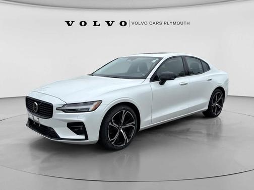 Crystal White Metallic 2024 Volvo S60 B5 Core Dark Theme