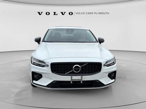 Crystal White Metallic 2024 Volvo S60 B5 Core Dark Theme