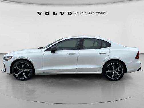 Crystal White Metallic 2024 Volvo S60 B5 Core Dark Theme