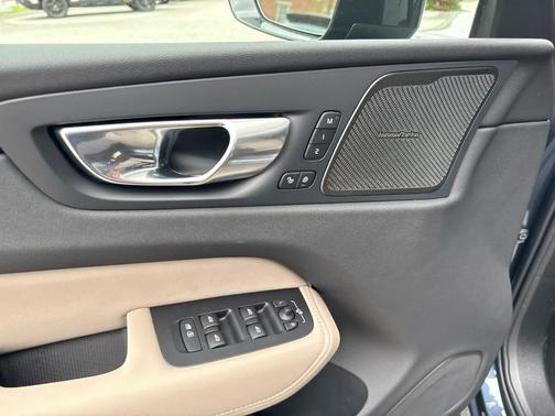 Denim Blue Metallic 2026 Volvo XC60 B5 Plus