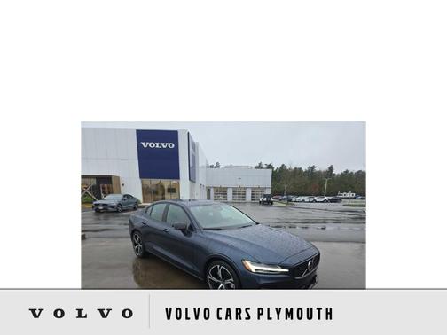 2024 Volvo S60 B5 Core Dark Theme