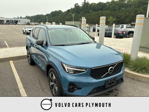 Fjord Blue Metallic 2024 Volvo XC40 B5 Plus Dark Theme