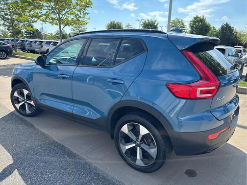 Fjord Blue Metallic 2024 Volvo XC40 B5 Plus Dark Theme