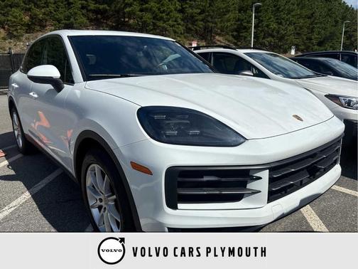 Carrara White Metallic 2024 Porsche Cayenne Base