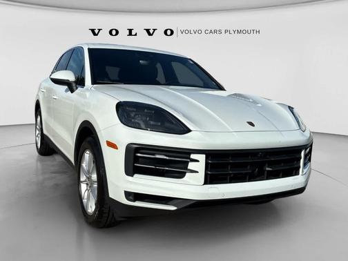 Carrara White Metallic 2024 Porsche Cayenne Base