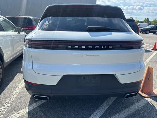 Carrara White Metallic 2024 Porsche Cayenne Base