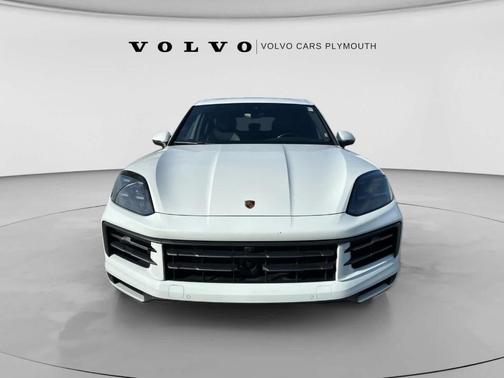 Carrara White Metallic 2024 Porsche Cayenne Base