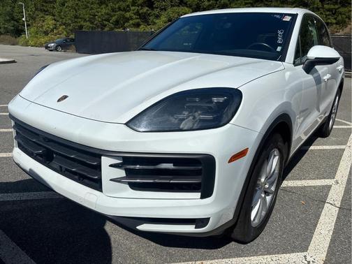 Carrara White Metallic 2024 Porsche Cayenne Base