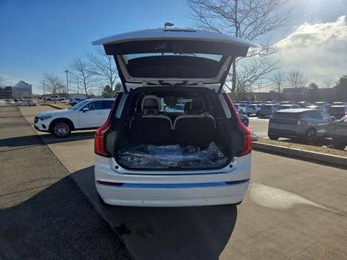 2026 Volvo XC90 B6 Plus 7-Seater