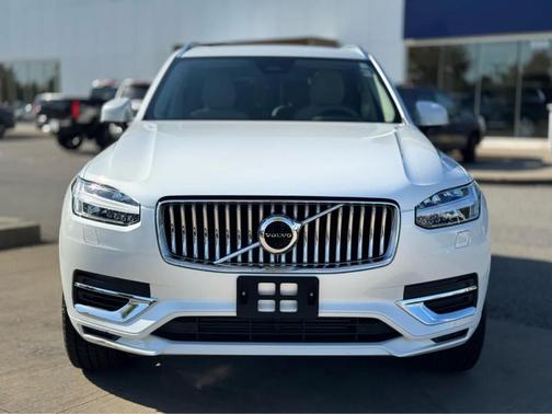2023 Volvo XC90 Recharge Plug-In Hybrid T8 Plus 6-Seater