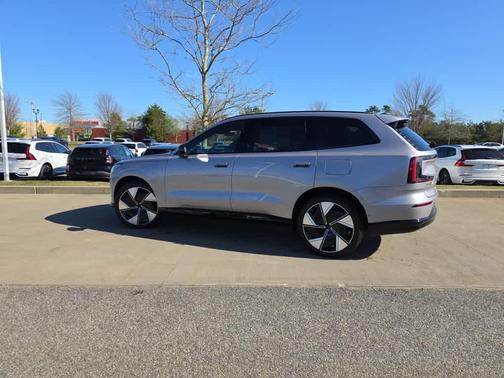Silver 2026 Volvo EX90 ULTRA