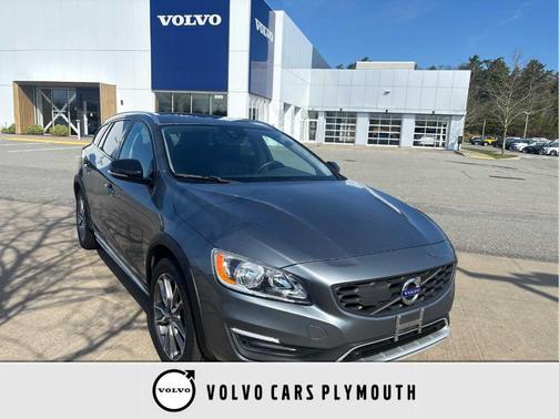 Gray Metallic 2018 Volvo V60 Cross Country T5