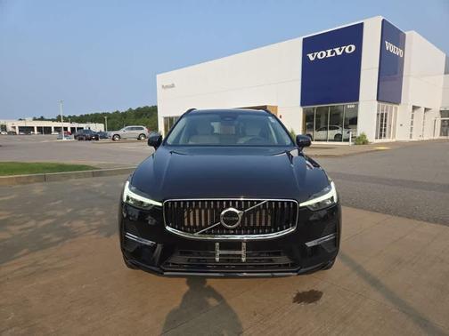 2022 Volvo XC60 B5 Momentum