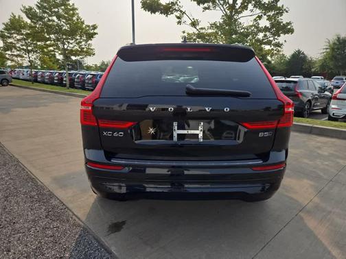 2022 Volvo XC60 B5 Momentum