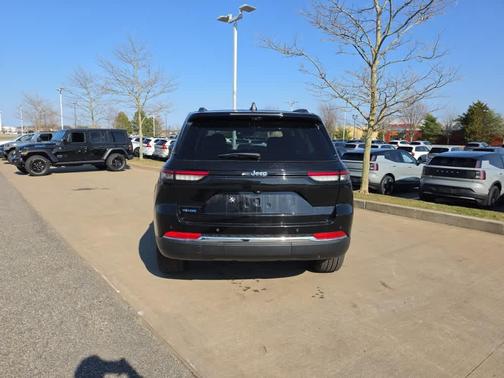 Diamond Black 2023 Jeep Grand Cherokee 4xe Base