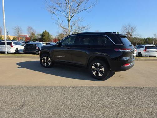 Diamond Black 2023 Jeep Grand Cherokee 4xe Base