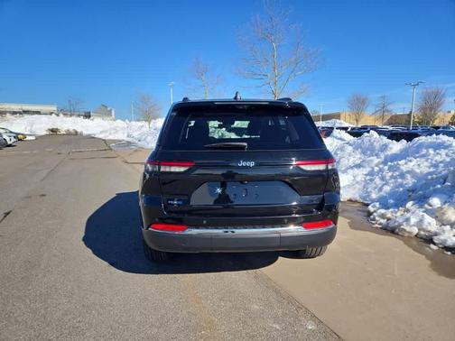 2023 Jeep Grand Cherokee 4xe Base