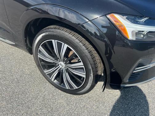 2022 Volvo XC60 B5 Inscription