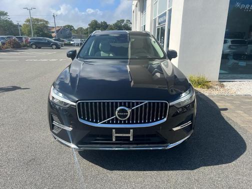 2022 Volvo XC60 B5 Inscription