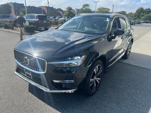 2022 Volvo XC60 B5 Inscription