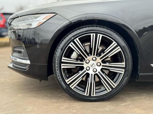 2023 Volvo S90 B6 Plus