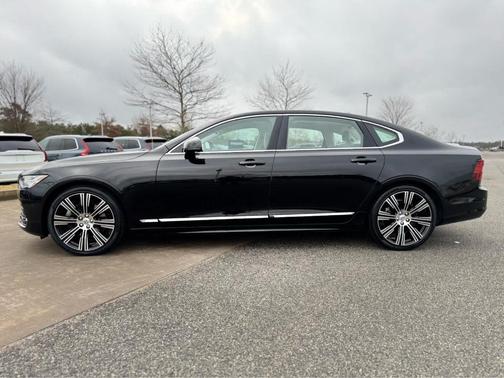 2023 Volvo S90 B6 Plus