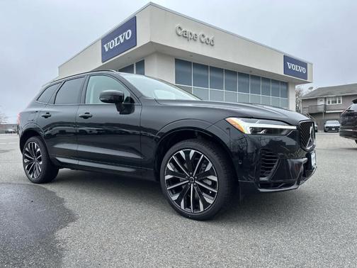 Onyx Black Metallic 2026 Volvo XC60 Plug-In Hybrid T8 Ultra