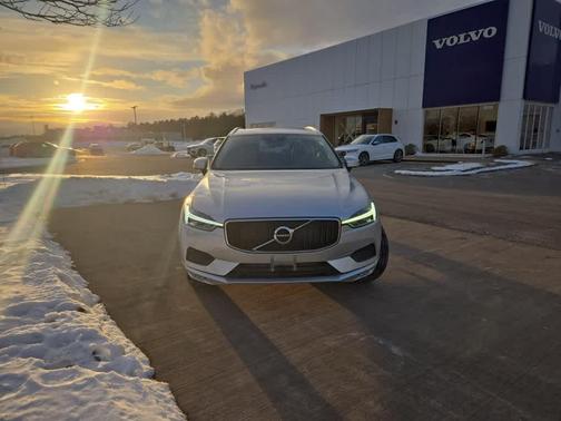 2021 Volvo XC60 T5 Momentum