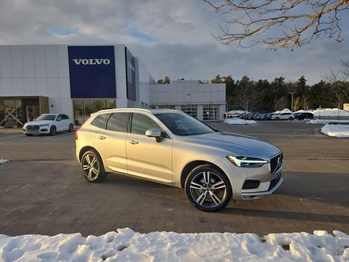 2021 Volvo XC60 T5 Momentum