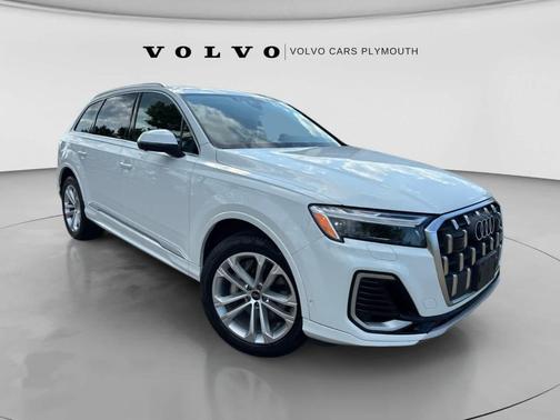 Carrara White 2025 Audi Q7 55 Premium Plus