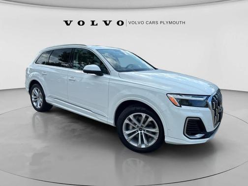 Carrara White 2025 Audi Q7 55 Premium Plus