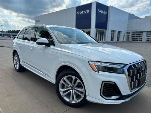 Carrara White 2025 Audi Q7 55 Premium Plus