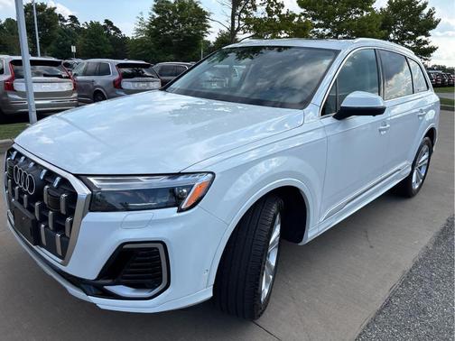 Carrara White 2025 Audi Q7 55 Premium Plus