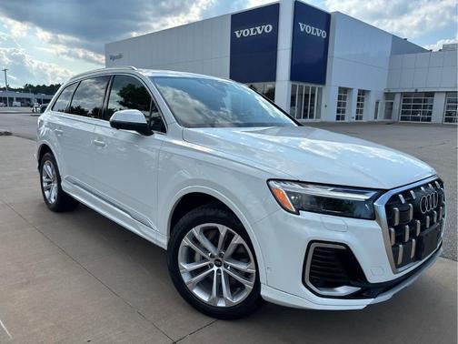 Carrara White 2025 Audi Q7 55 Premium Plus